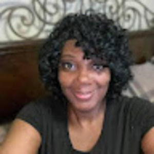 Meet your Posher, Carolyn